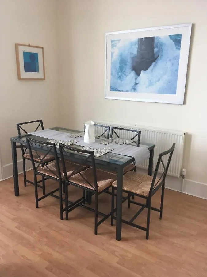 Jesmond Two Bedroom Apartment With Free Parking Newcastle upon Tyne