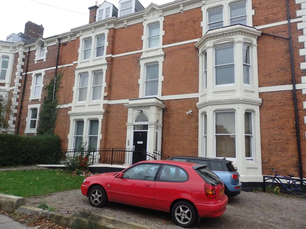 Jesmond Two Bedroom Apartment With Free Parking Newcastle upon Tyne